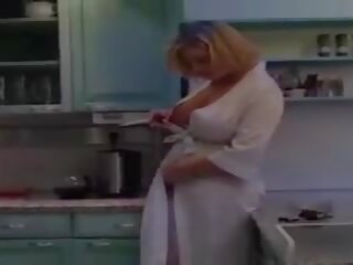 Мой мащеха в на кухня рано сутрин hotmoza: секс клипс 11 | xhamster