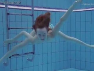 Anna netrebko dun klein tiener onderwater