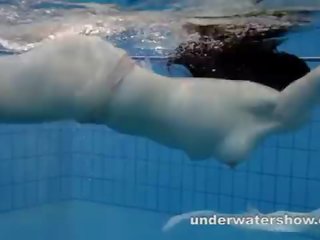 Andrea וידאו נחמד גוף מתחת למים