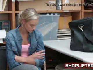 Adventurous shoplifting арматура spy-cam трахання в магазин закулісся